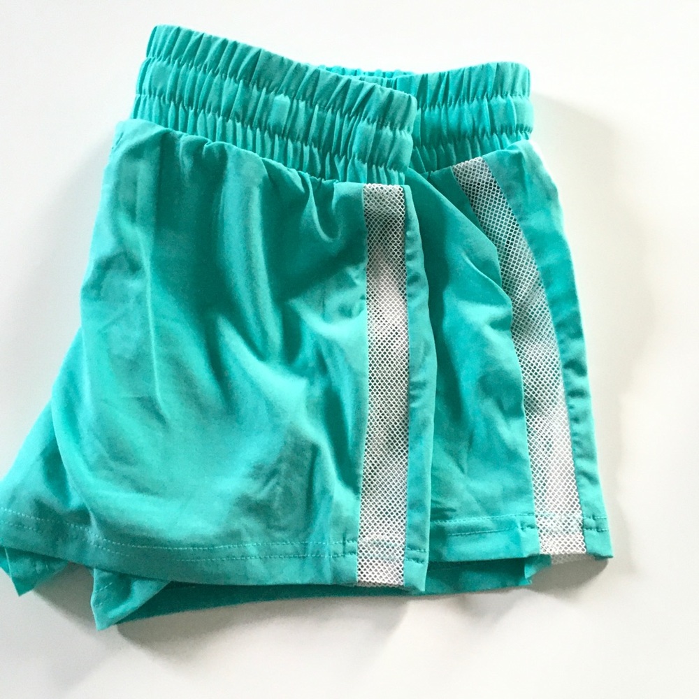 Fabletics Pamela Short - Picture 3 of 10